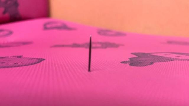 香港公交车座位遭人插针 多名乘客屁股开花